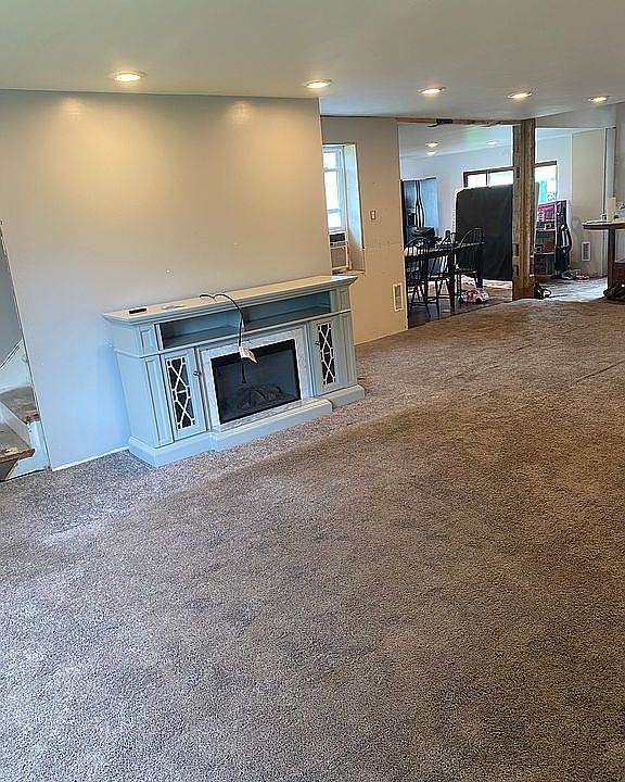 Carpet is changing to plank 