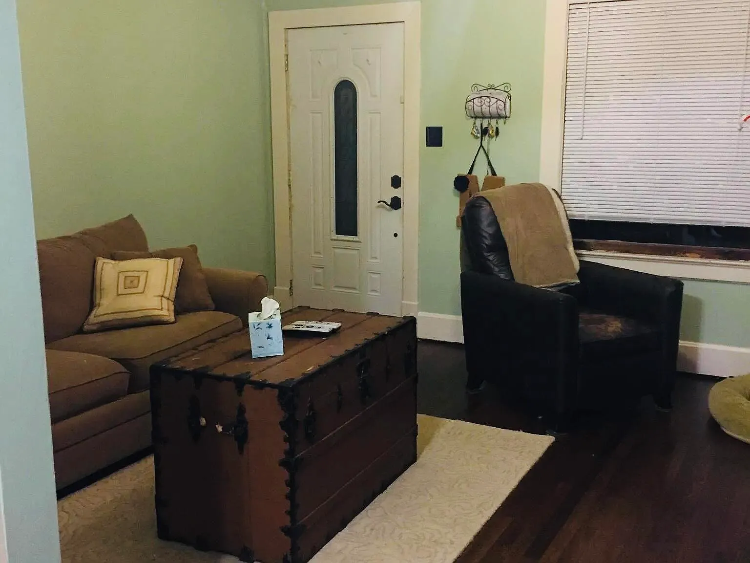 3 bed, 1.0 bath, 1400 sqft, $1,550 — Photo 4