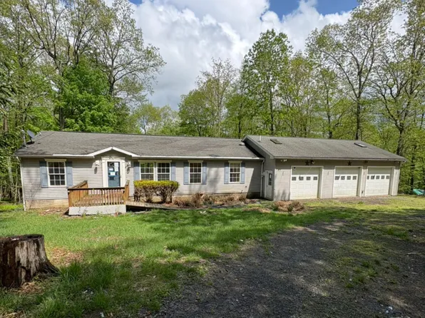 169 Robin Ln, East Stroudsburg, PA 18302