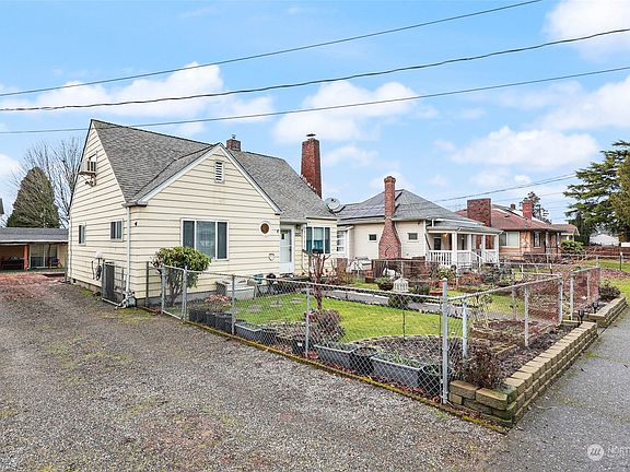 2nd image of 5020 S I Street