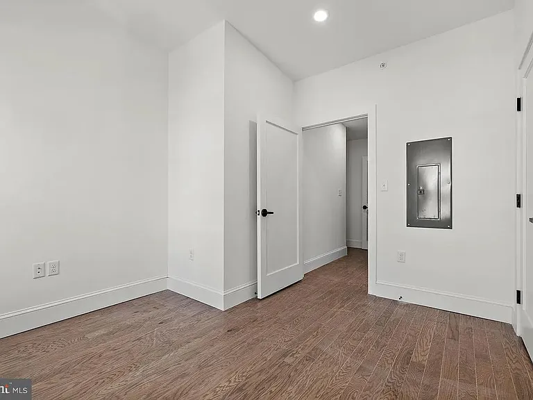 15 W Girard St #105 — Photo 5