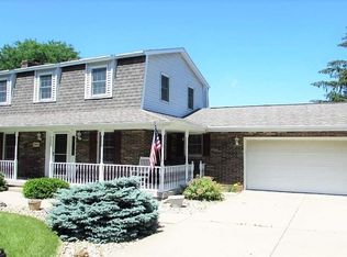 2929 Brueck Rd, Dubuque, IA 52001