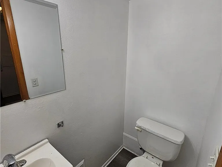 83 Sprague Rd — Photo 8