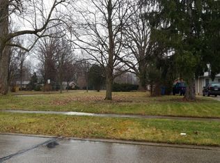 5261 Berkshire Dr, North Olmsted, OH 44070