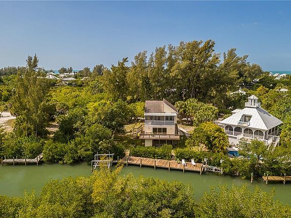2nd image of 320 Kettle Harbor Dr