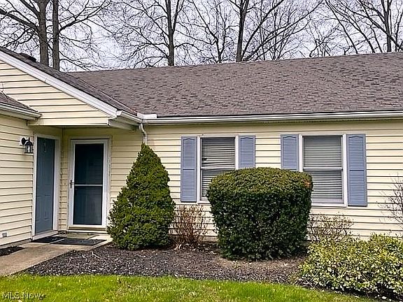 3rd image of 2066 Candlewood Dr