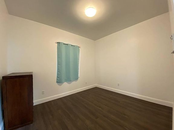 3rd image of 544 Hanover St