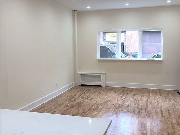2nd image of 282 20th St #1A
