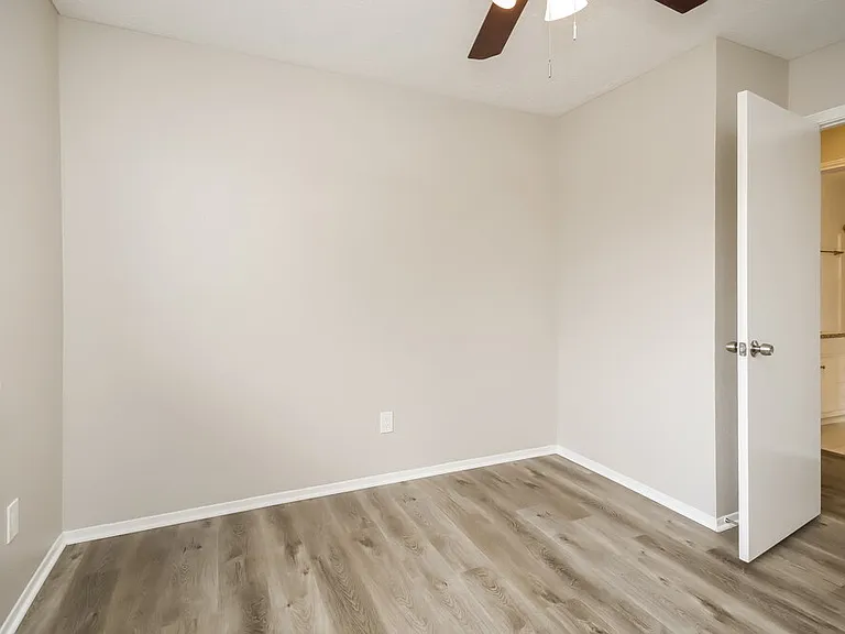 15802 Saint Lawrence Cir — Photo 16