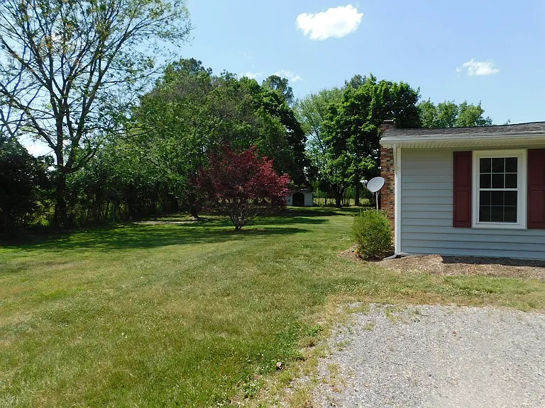 1225 Kimble Rd — Photo 2