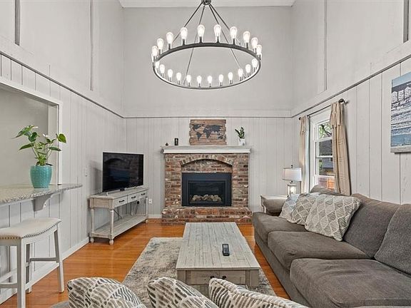 5th image of 9150 W 92nd St