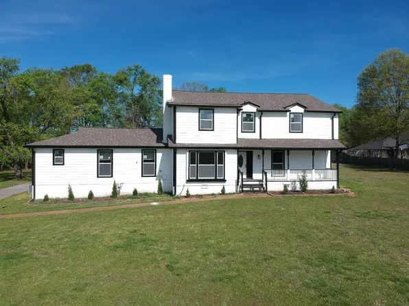 1710 Hickory Trace Dr, Gallatin, TN 37066