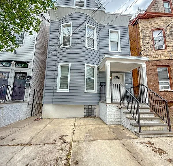 221 Jane St #1 — Photo 1