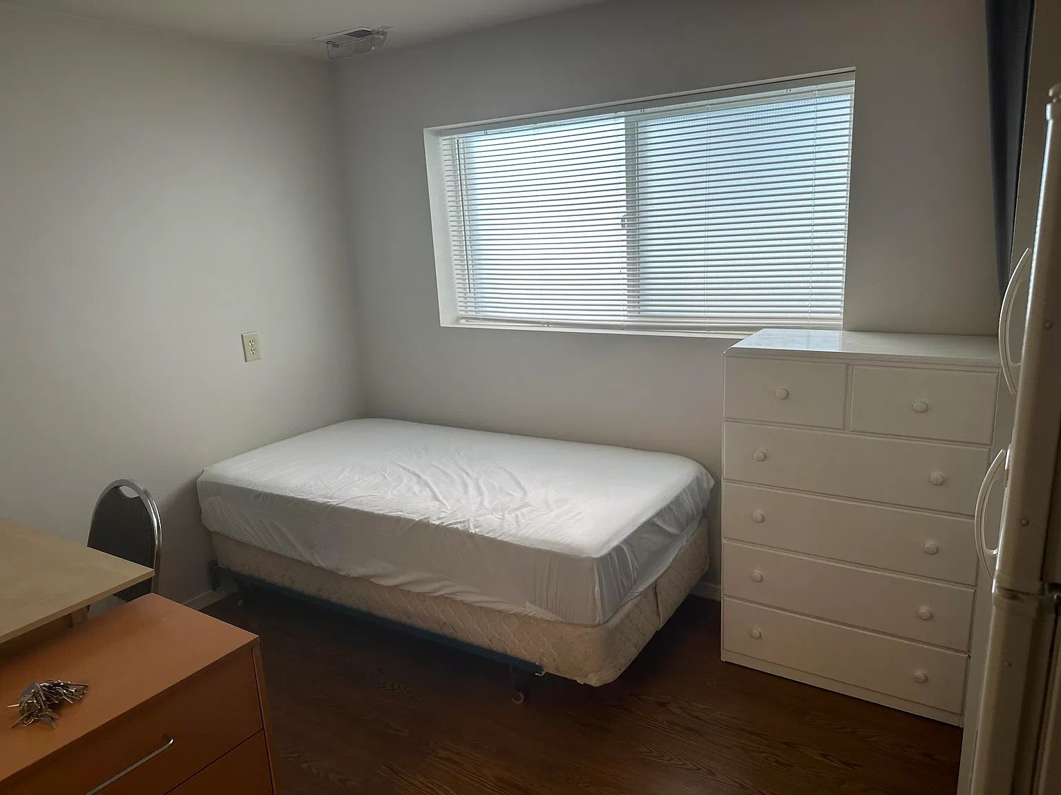 Studio, 220 sqft, $735 — Photo 2
