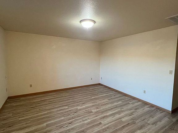 4th image of 2401 Daws Dr APT B