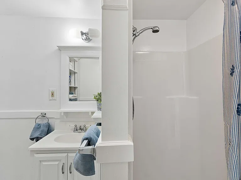 15 Branham St #B — Photo 9