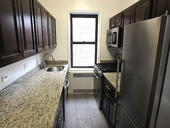 4th image of 8836 Elmhurst Ave APT 5K