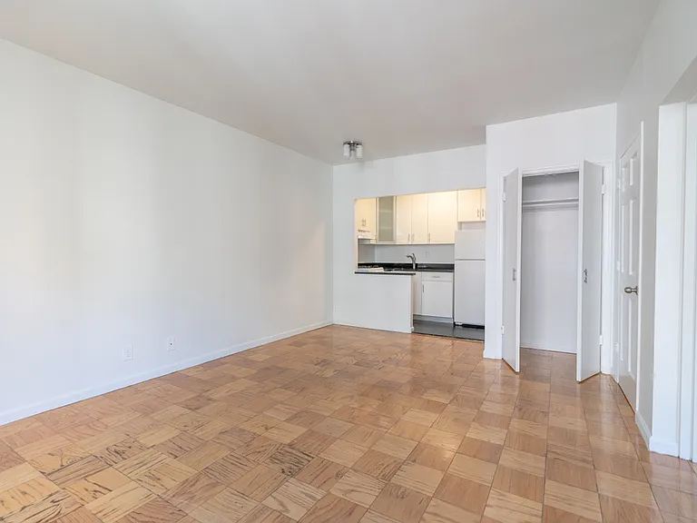 67 E 3rd St #3D — Photo 2