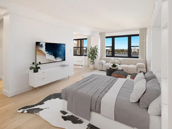 11 Riverside Drive image 2 of 13