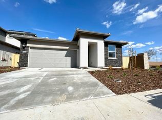 2040 Borealis Cir, Roseville, CA 95747