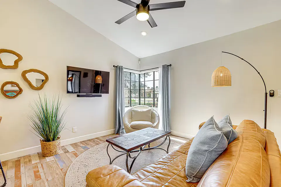 3 bed, 1383 sqft, $2,950 — Photo 3