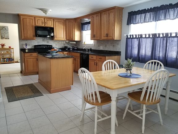 Large 19' x 13' Kitchen