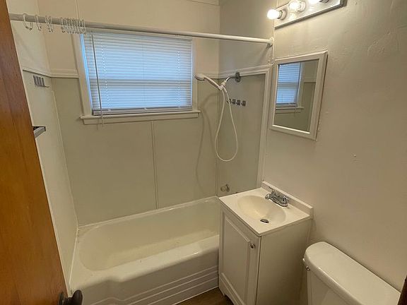 4th image of 416-418 N 9th St #213-217