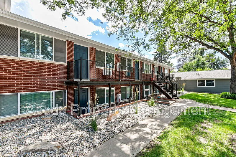 2 bed, 1.0 bath, 840 sqft, $1,400 — Photo 4