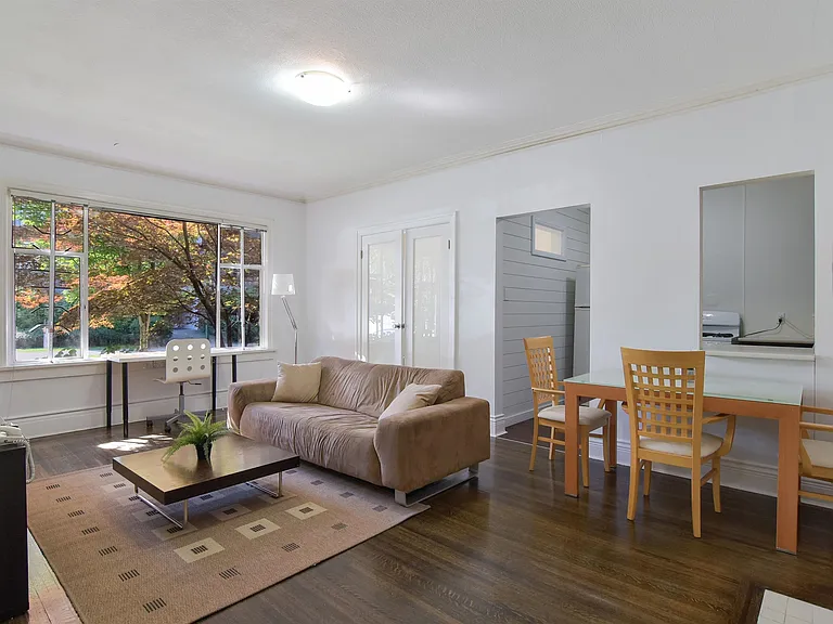 935 Jervis St #8 — Photo 5
