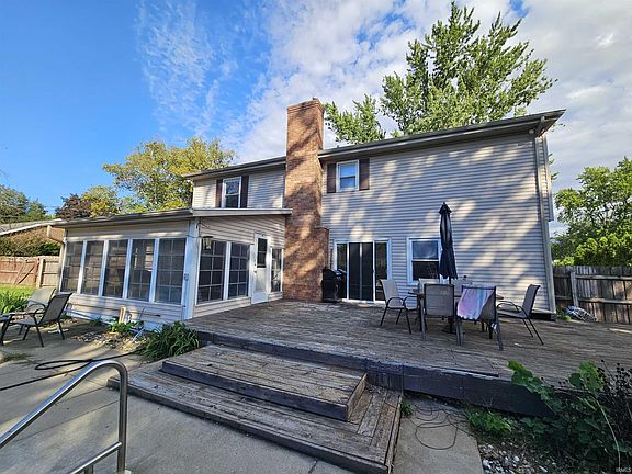 3rd image of 1521 Ash Dr E