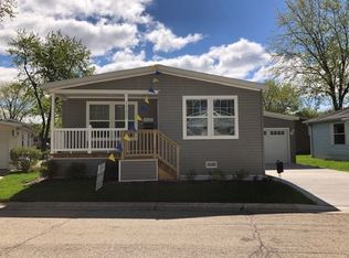 1157 Candlewood Rd, Elgin, IL 60123