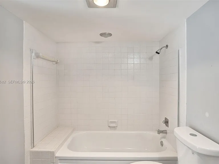 3001 Portofino Isle #K2 — Photo 34