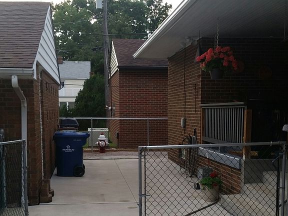 4th image of 396 E 272nd St
