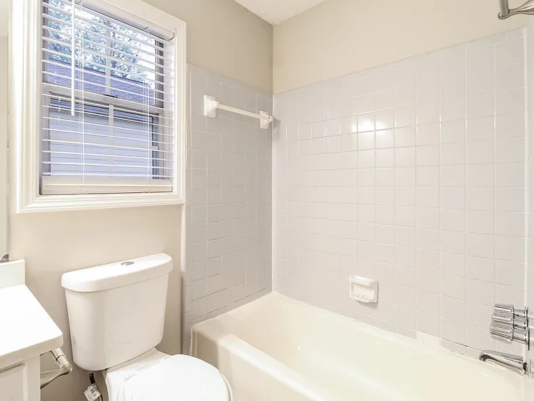 839 Ashley Ln — Photo 16