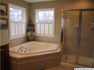 46 Cornwallis Ct, Manalapan, NJ 07726
