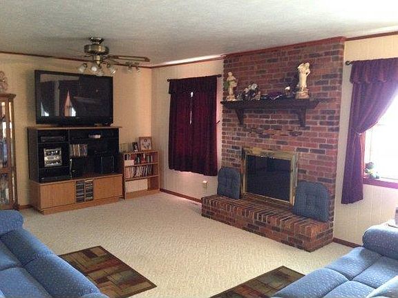 4th image of 111 Lakeshore Dr