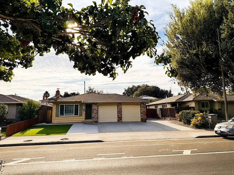 5663 Beswick Dr