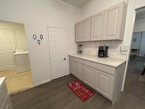 4th image of 3510 College St