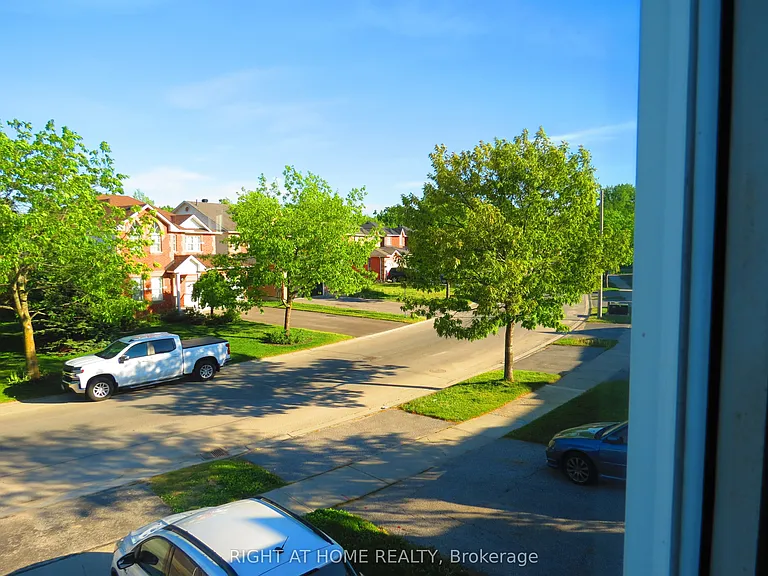 302 Stanley St — Photo 14