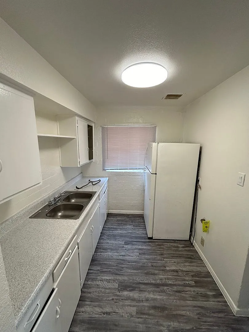 2 bed, 1.0 bath, 685 sqft, $1,199 — Photo 4