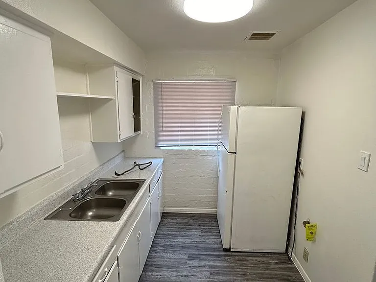 2511 E Cameron Vis — Photo 4
