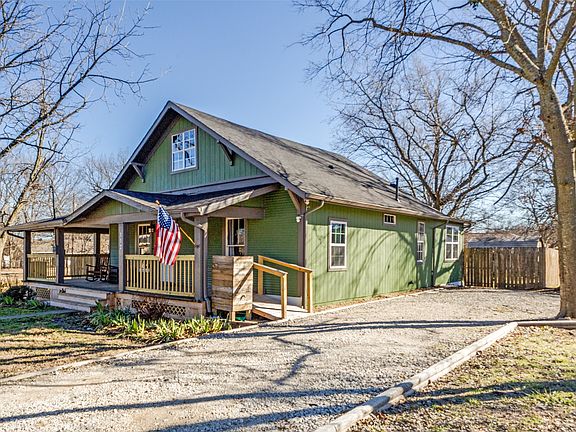 2nd image of 112 W Elm St