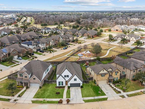3rd image of 10807 Bouldin Creek