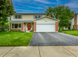 1494 Applegate Dr, Naperville, IL 60565