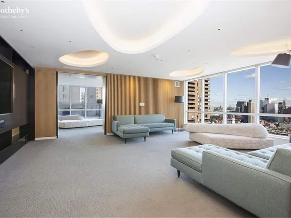 350 West 42nd Street image 14 of 19