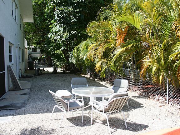 4th image of 129 Ocean Dr