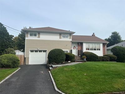417 Cooper Road, North Babylon, NY, 11703