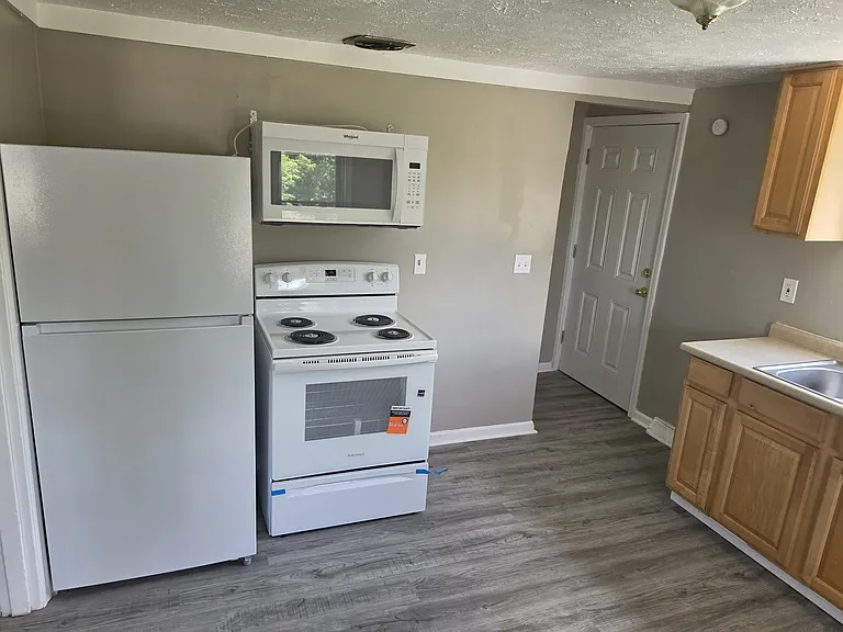 2612 N Gettysburg Ave — Photo 4
