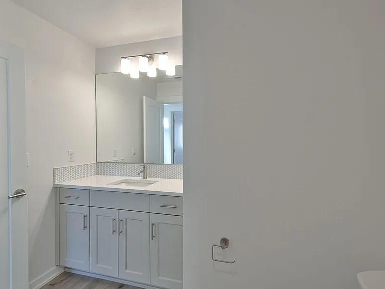 5617 SE Logan Ln — Photo 44