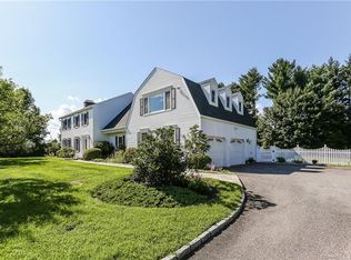 29 Shamrock Dr, Brookfield, CT 06804